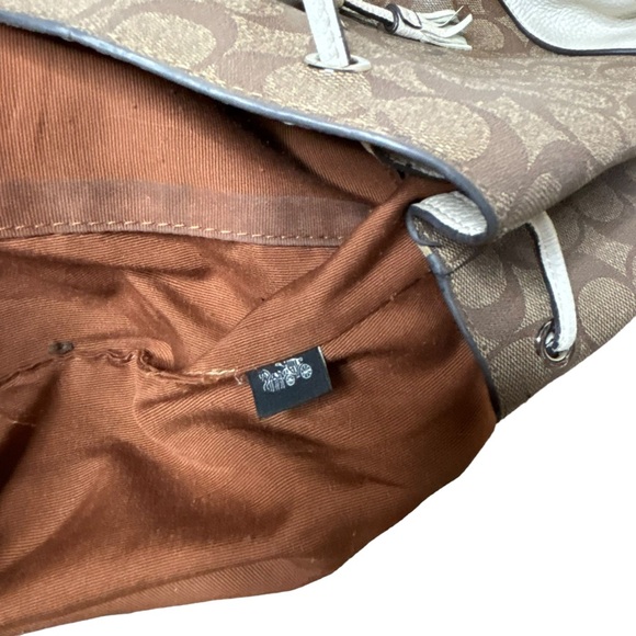 Coach × Disney Collaboration El Backpack Signature Canvas with Dumbo - Picture 11 of 16